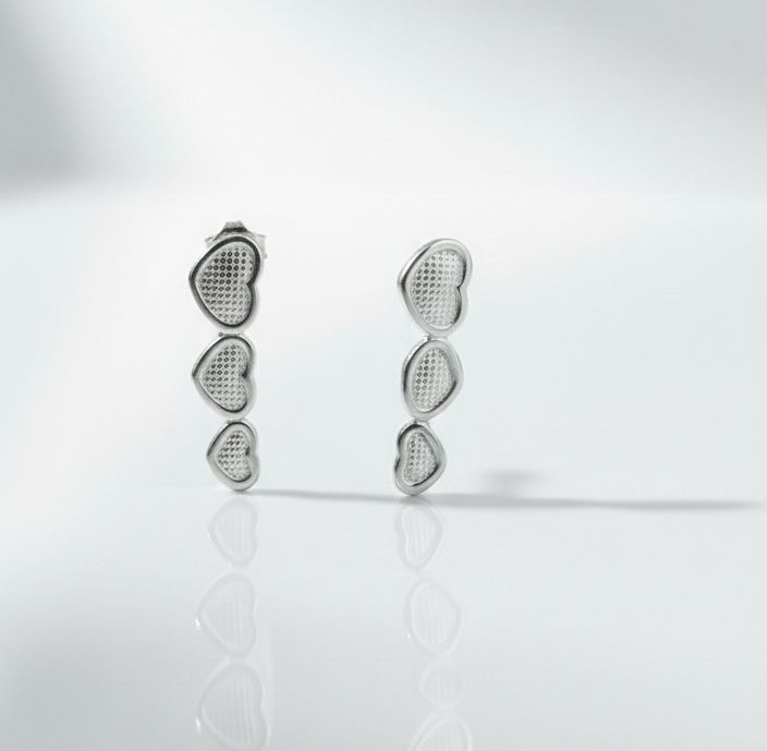 PIERCING DE EARCUFF CORAÇÕES