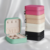 MINI PORTA JÓIAS ( COR ALEATÓRIA )